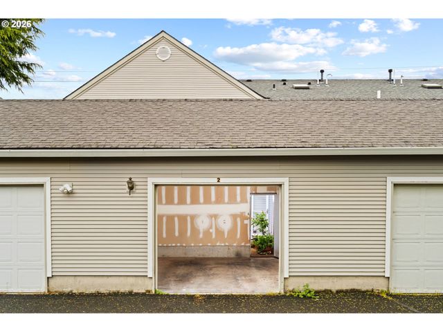 14134 E BURNSIDE St 2, Portland, OR 97233