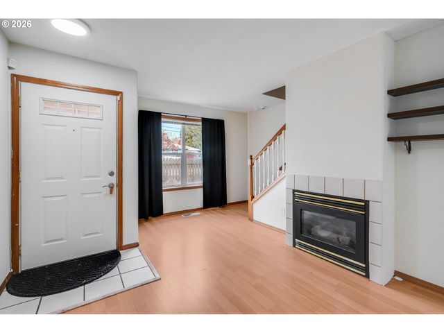 14134 E BURNSIDE St 2, Portland, OR 97233