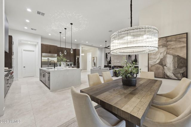 1676 E CREEK CANYON Road, Phoenix, AZ 85086