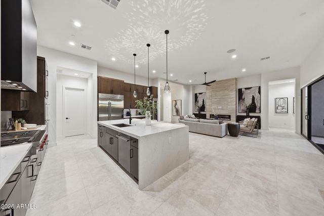 1676 E CREEK CANYON Road, Phoenix, AZ 85086