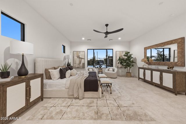 1676 E CREEK CANYON Road, Phoenix, AZ 85086
