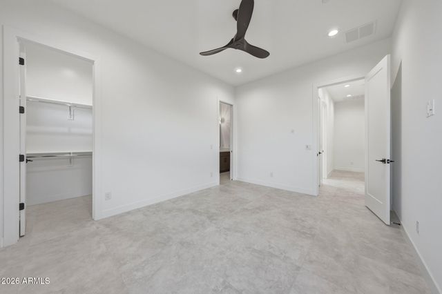 1676 E CREEK CANYON Road, Phoenix, AZ 85086