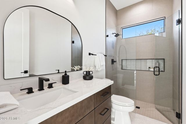 1676 E CREEK CANYON Road, Phoenix, AZ 85086
