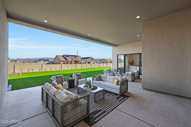 1676 E CREEK CANYON Road, Phoenix, AZ 85086