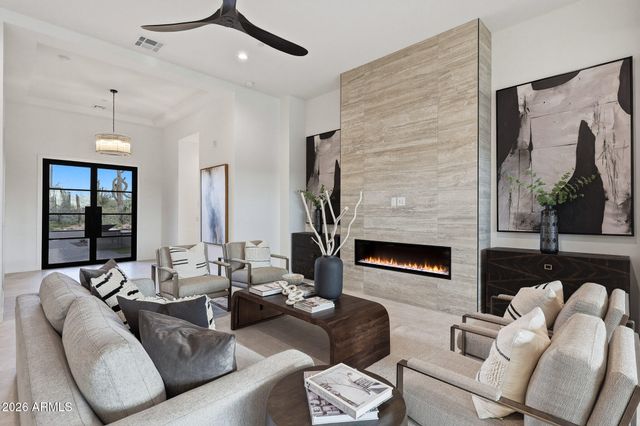 1676 E CREEK CANYON Road, Phoenix, AZ 85086