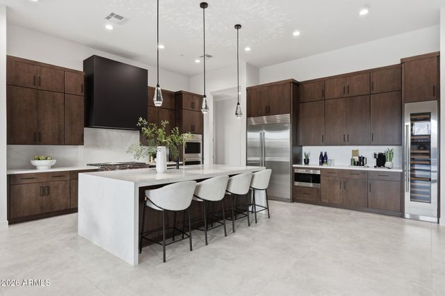 1676 E CREEK CANYON Road, Phoenix, AZ 85086