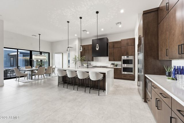 1676 E CREEK CANYON Road, Phoenix, AZ 85086