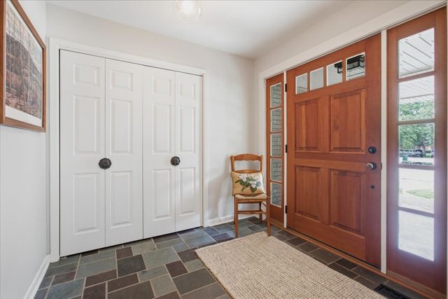 1006 Meadowlark Lane, Glenview, IL 60025