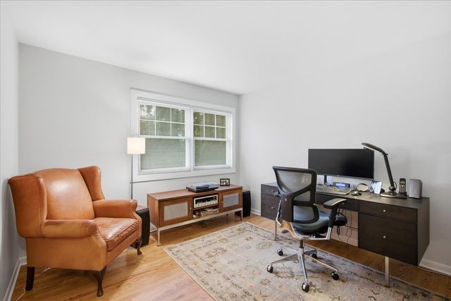 1006 Meadowlark Lane, Glenview, IL 60025