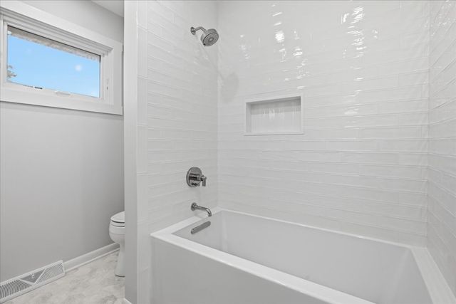 1006 Meadowlark Lane, Glenview, IL 60025