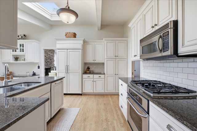 1006 Meadowlark Lane, Glenview, IL 60025