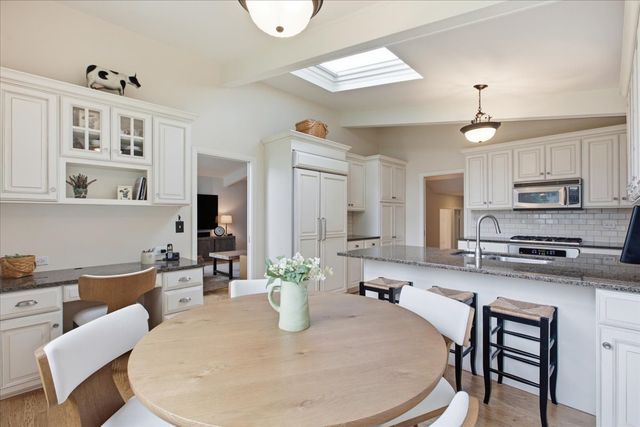 1006 Meadowlark Lane, Glenview, IL 60025
