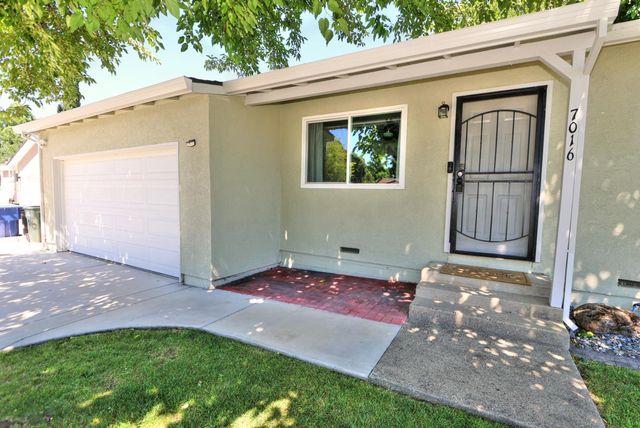 7016 Bobby St, Orangevale, CA 95662