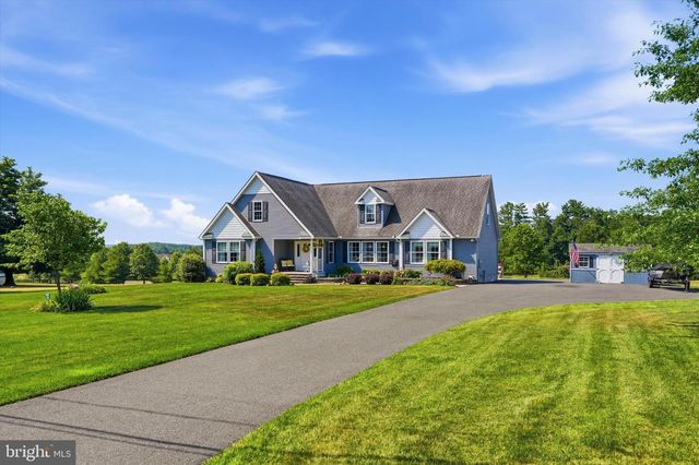 1281 ST PAULS CHURCH RD, Pennsburg, PA 18073