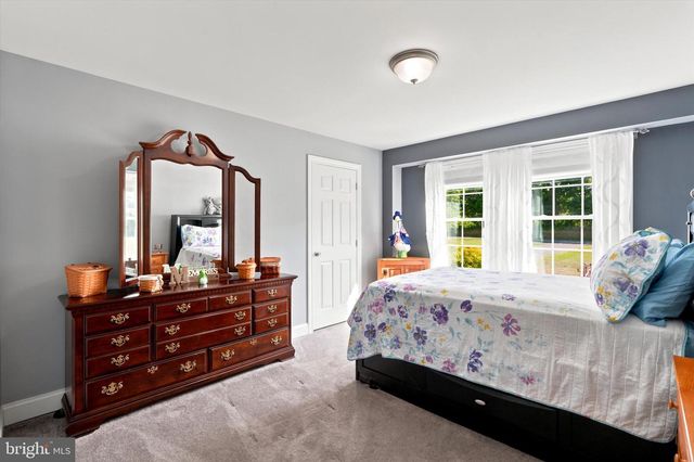 1281 ST PAULS CHURCH RD, Pennsburg, PA 18073