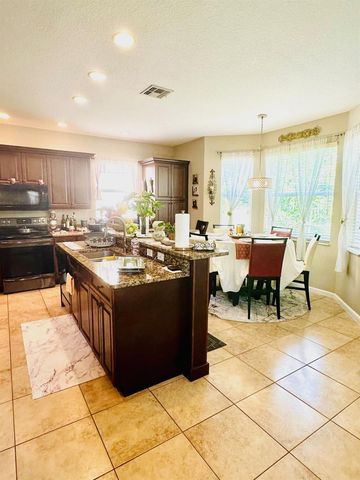9205 Dupont Place, Wellington, FL 33414