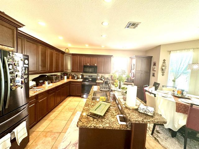 9205 Dupont Place, Wellington, FL 33414
