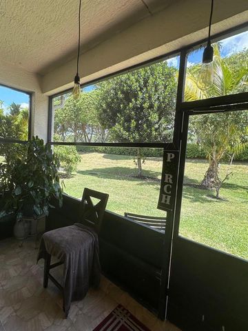9205 Dupont Place, Wellington, FL 33414