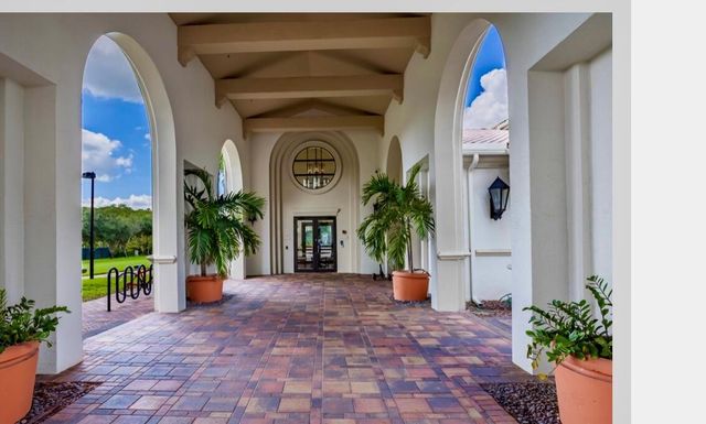 9205 Dupont Place, Wellington, FL 33414