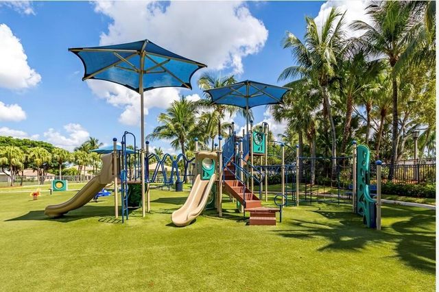 9205 Dupont Place, Wellington, FL 33414