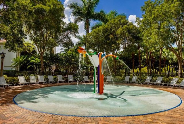9205 Dupont Place, Wellington, FL 33414