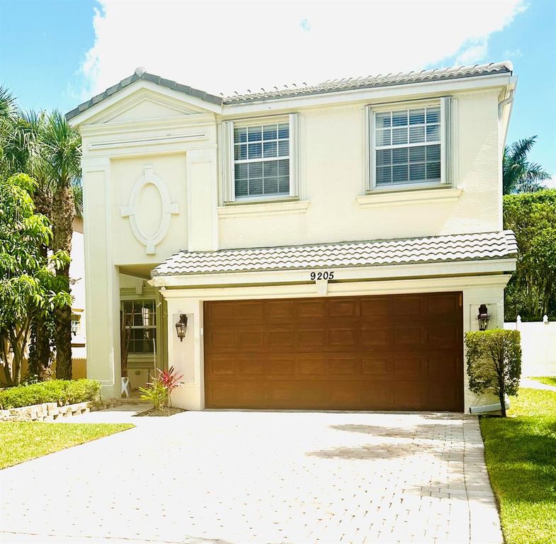 9205 Dupont Place, Wellington, FL 33414