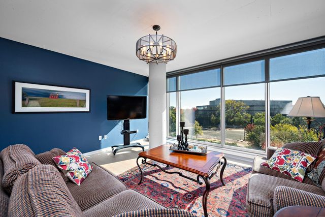 8161 33rd Avenue S 508, Bloomington, MN 55425