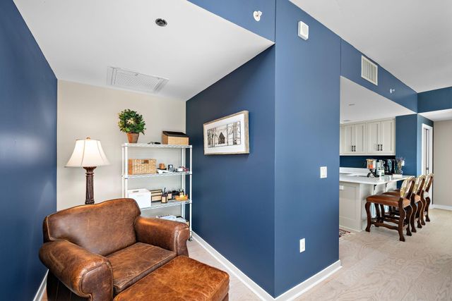 8161 33rd Avenue S 508, Bloomington, MN 55425