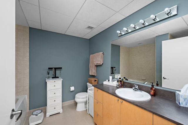 8161 33rd Avenue S 508, Bloomington, MN 55425