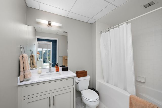 8161 33rd Avenue S 508, Bloomington, MN 55425