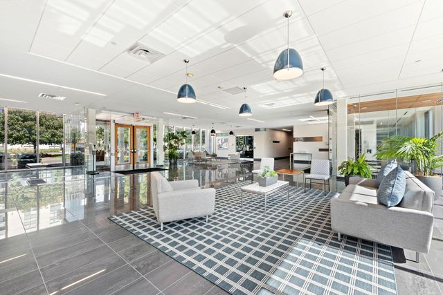 8161 33rd Avenue S 508, Bloomington, MN 55425