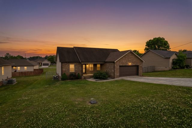 207 Jordan Ave, Shelbyville, TN 37160