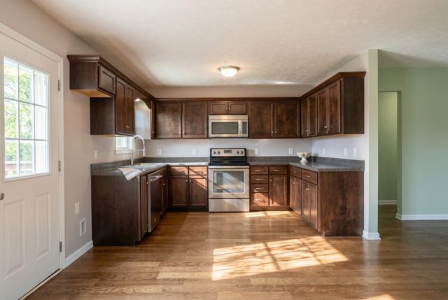 207 Jordan Ave, Shelbyville, TN 37160