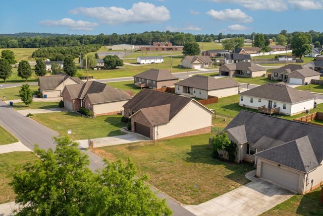 207 Jordan Ave, Shelbyville, TN 37160