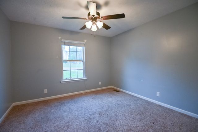 207 Jordan Ave, Shelbyville, TN 37160