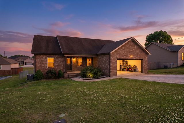 207 Jordan Ave, Shelbyville, TN 37160