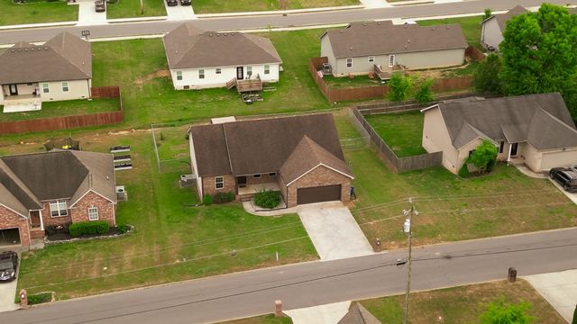 207 Jordan Ave, Shelbyville, TN 37160