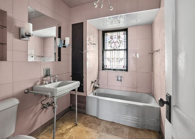 3604 Brighton Rd, E Pittsburgh, PA 15212