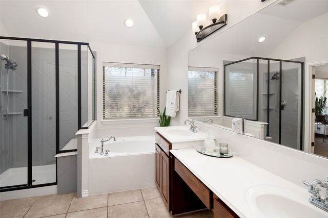 634 Half Moon Way, Runaway Bay, TX 76426