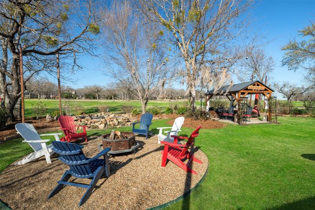 634 Half Moon Way, Runaway Bay, TX 76426