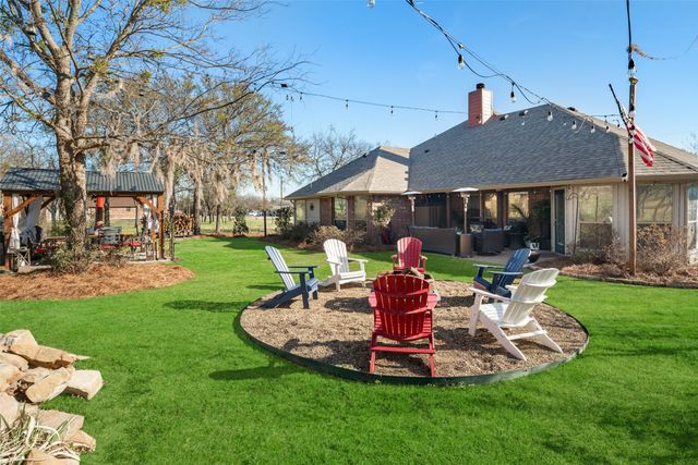 634 Half Moon Way, Runaway Bay, TX 76426