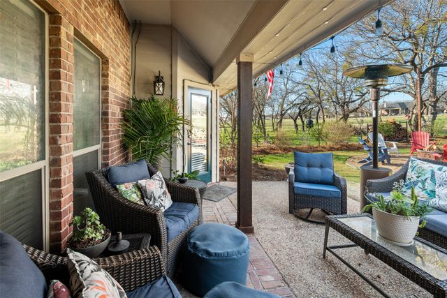 634 Half Moon Way, Runaway Bay, TX 76426