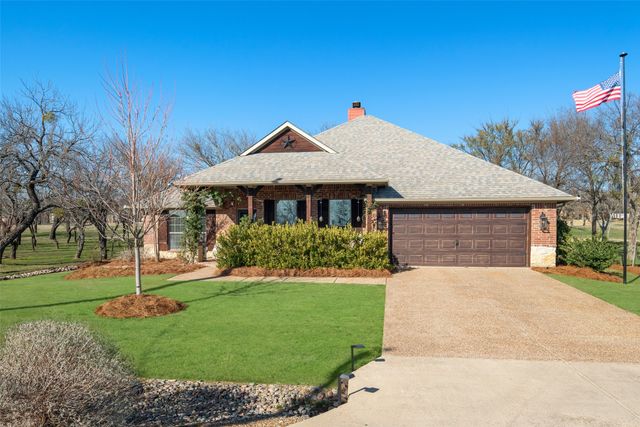 634 Half Moon Way, Runaway Bay, TX 76426