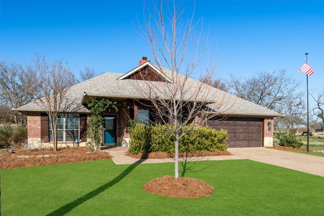 634 Half Moon Way, Runaway Bay, TX 76426