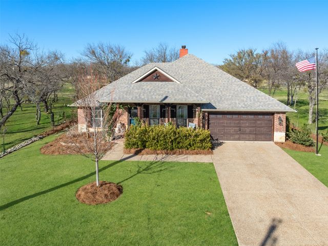 634 Half Moon Way, Runaway Bay, TX 76426