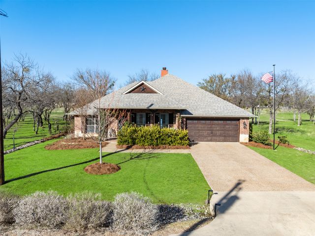 634 Half Moon Way, Runaway Bay, TX 76426