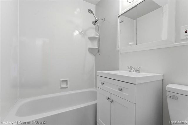 2269 S Circle Drive, Ann Arbor, MI 48103