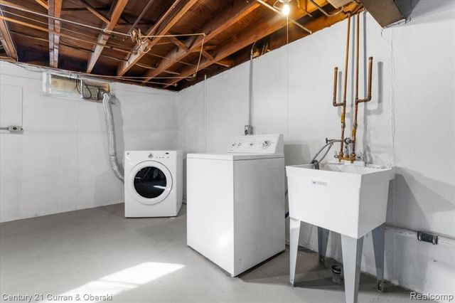 2269 S Circle Drive, Ann Arbor, MI 48103