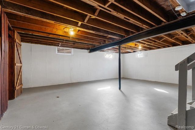 2269 S Circle Drive, Ann Arbor, MI 48103