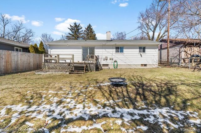 2269 S Circle Drive, Ann Arbor, MI 48103